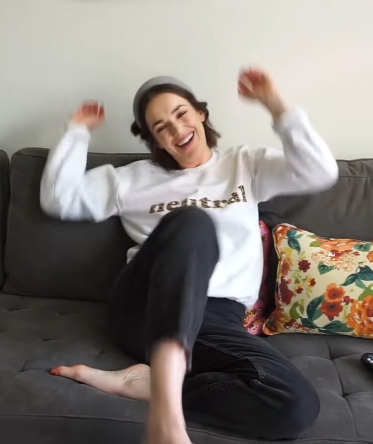 elizabeth henstridge feet 5