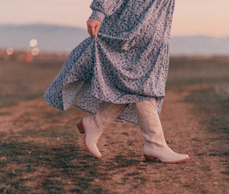 elizabeth hugen feet 1