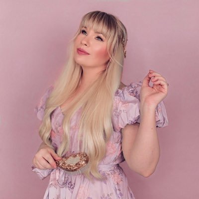 elizabeth hugen feet 3