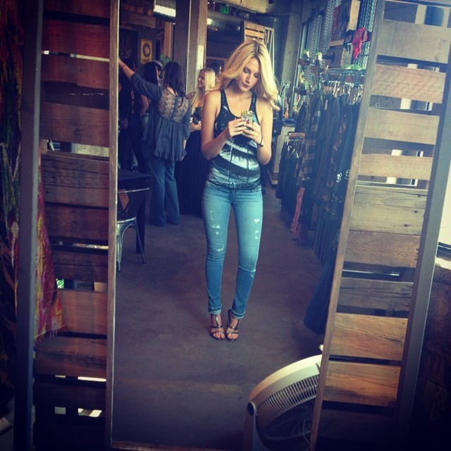 elizabeth hunter feet 2