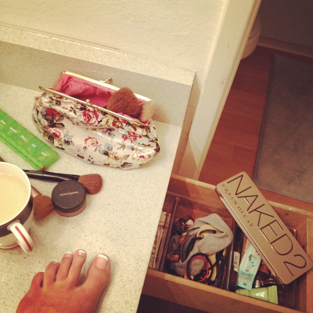 elizabeth hunter feet 3