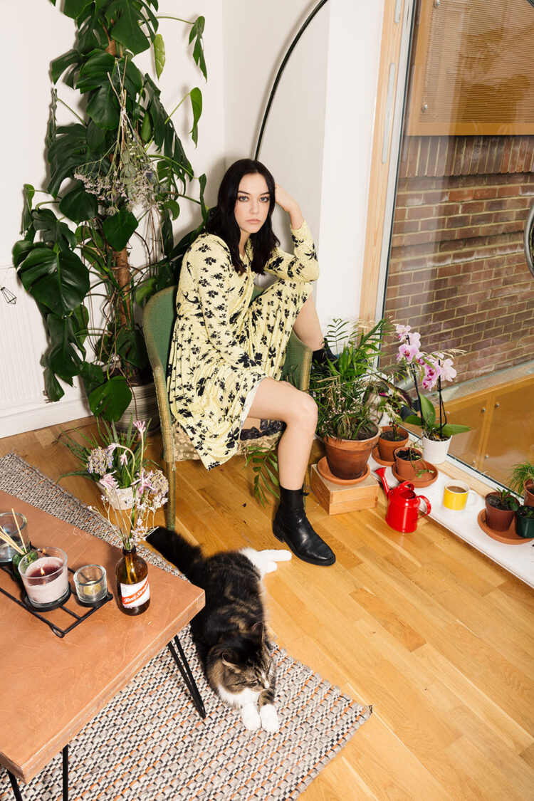 elizabeth jane bishop feet 1