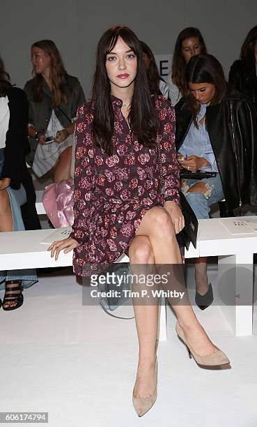 elizabeth jane bishop feet 6