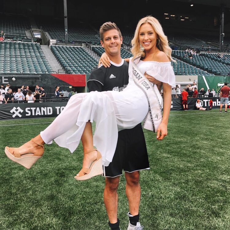 elizabeth johnston feet 3