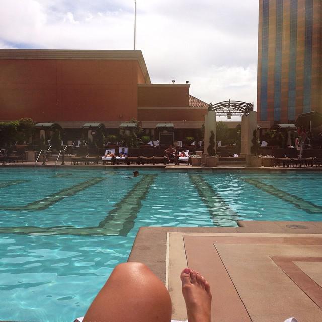 elizabeth johnston feet 4