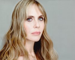 elizabeth kemp feet 1