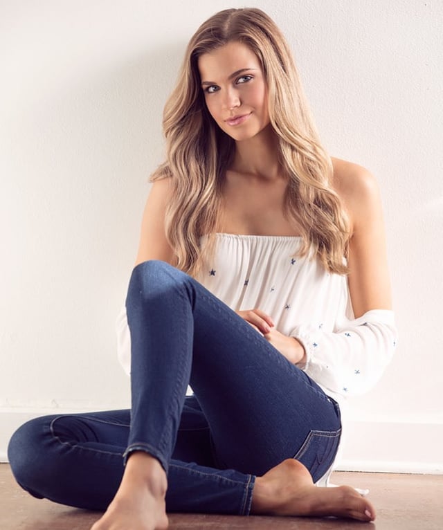 elizabeth kirby feet 3