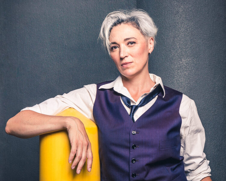 elizabeth laidlaw feet 4