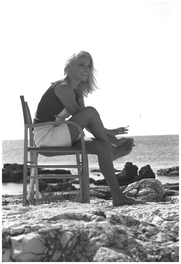 elizabeth lisi feet 5