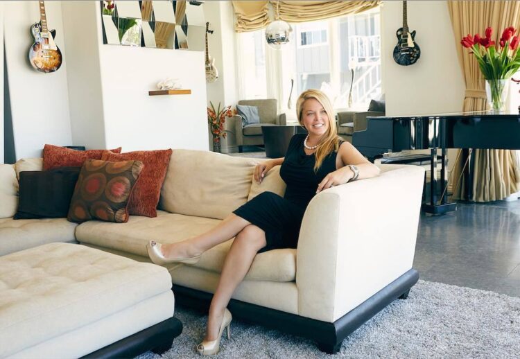 elizabeth lyn vargas feet 3