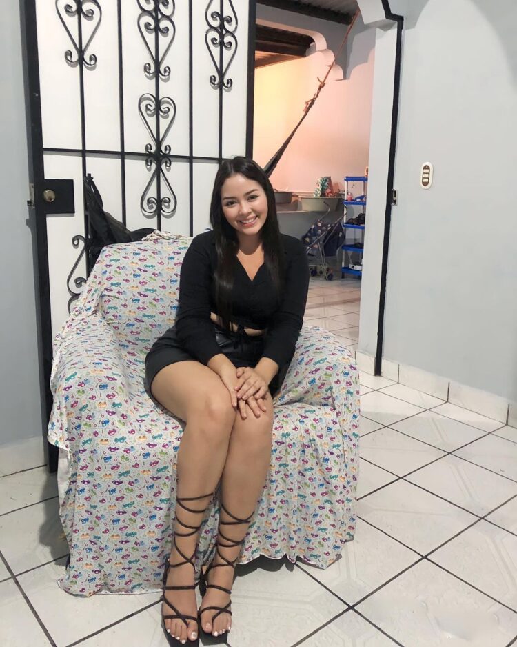 elizabeth martinez feet