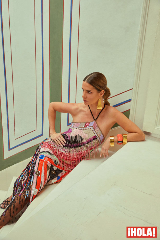 elizabeth mas feet 4