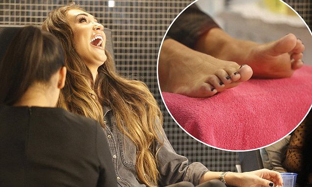 elizabeth mckenna feet 5