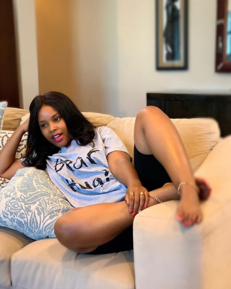 elizabeth michael feet 1