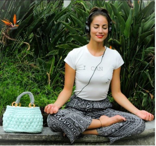 elizabeth minotta feet 6