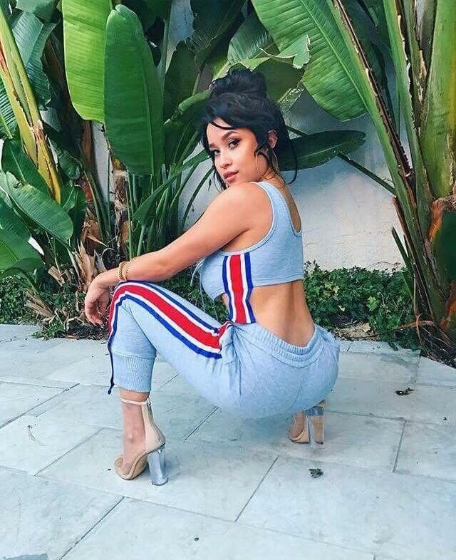 elizabeth pelayo feet 1