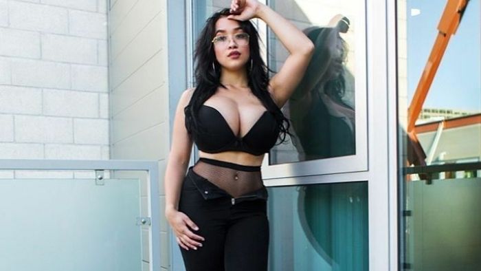 elizabeth pelayo feet 2