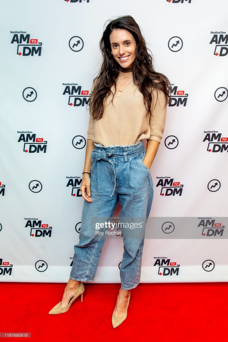 elizabeth plank feet 1