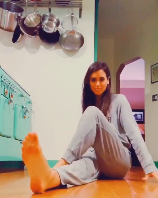 elizabeth plank feet