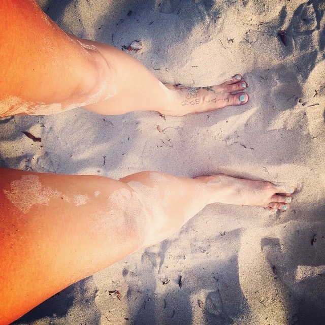 elizabeth sandoz feet