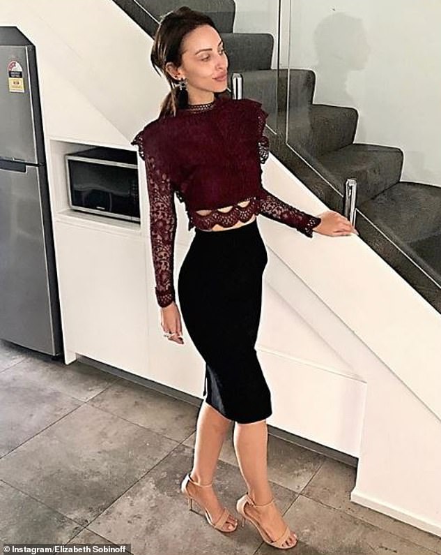 elizabeth sobinoff feet 6