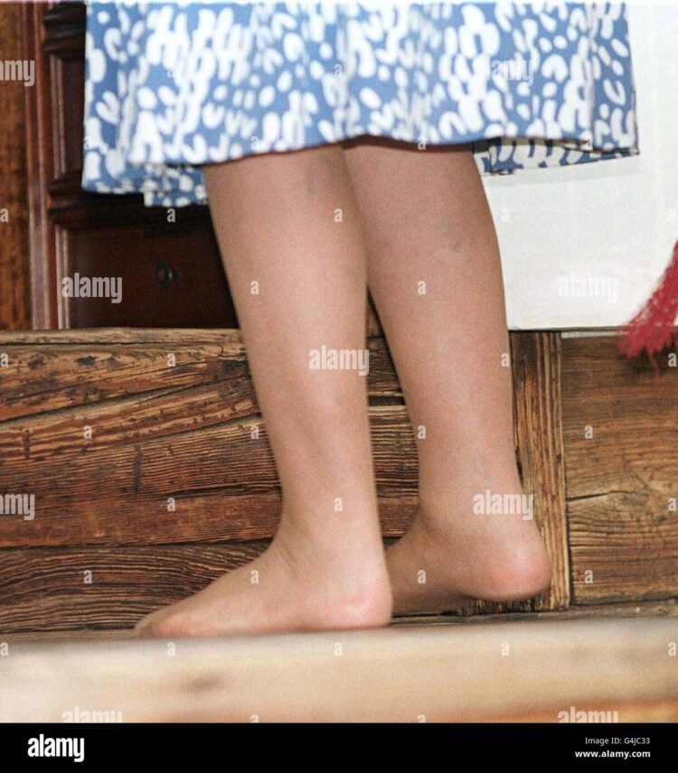 elizabeth south feet 1