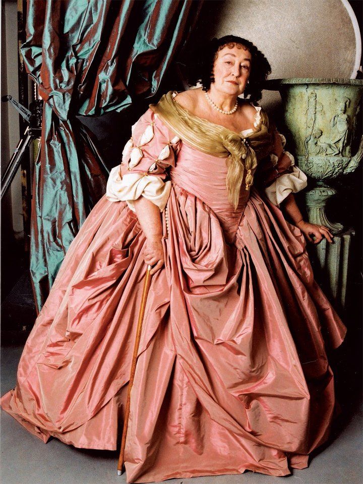 elizabeth spriggs feet 5