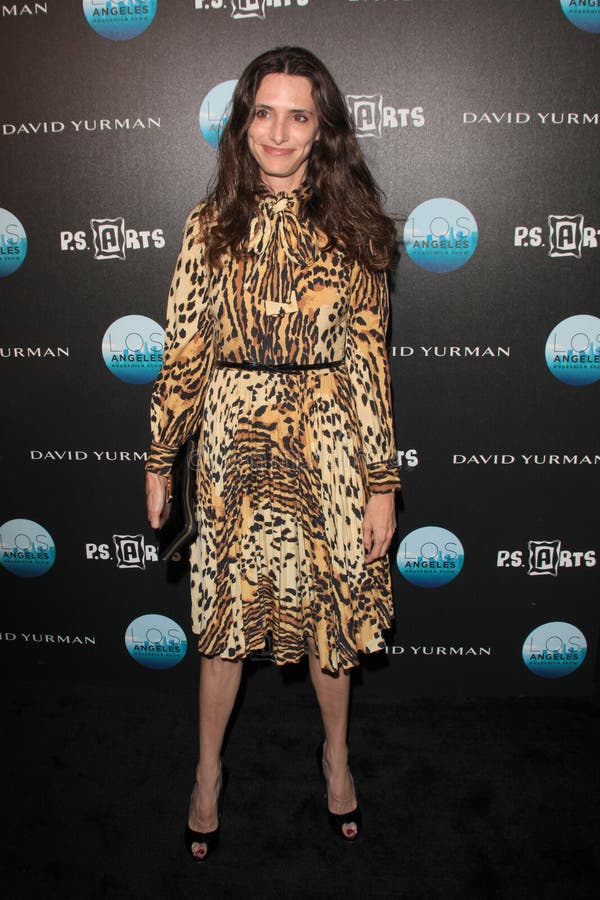 elizabeth stewart feet 5