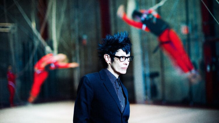 elizabeth streb feet 5