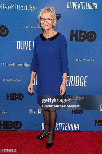 elizabeth strout feet 3