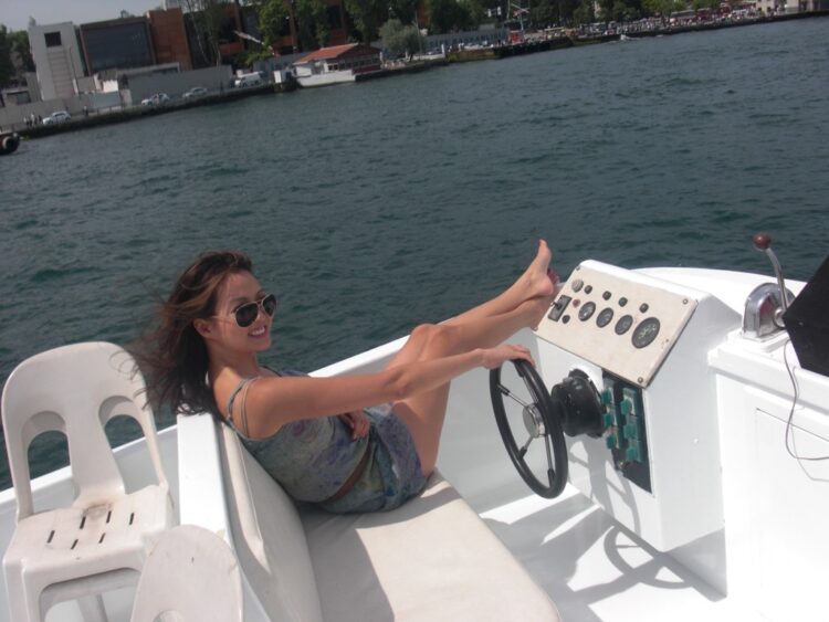 elizabeth tan feet 2