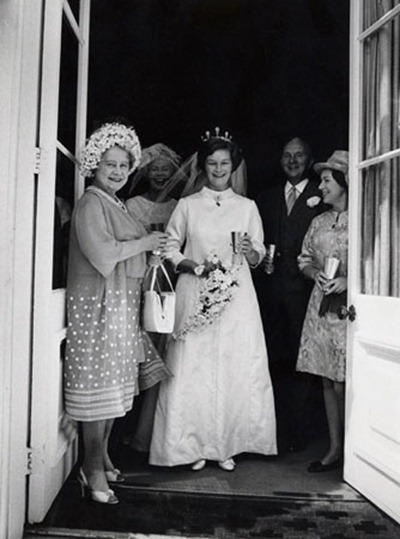 elizabeth the queen mother feet 3