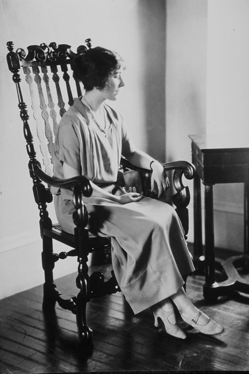 elizabeth the queen mother feet 6