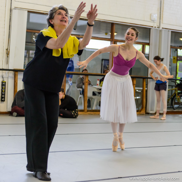 elizabeth triegaardt feet 1