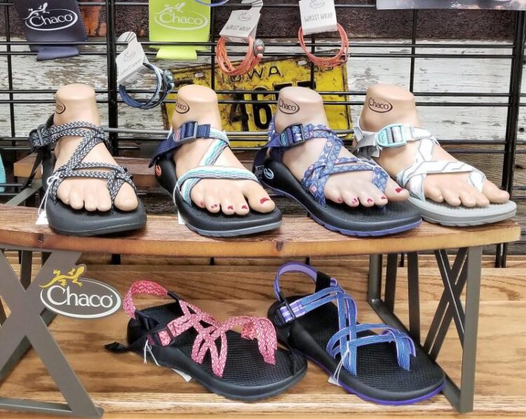 elizabeth wetzel feet