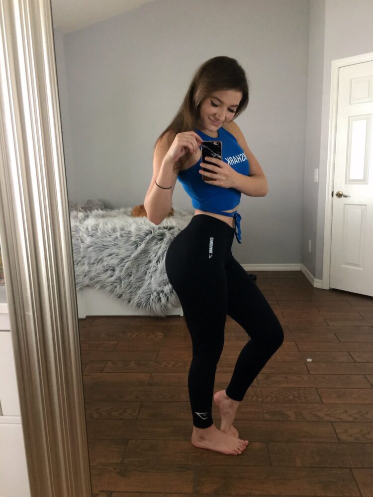 elizabeth zaks feet 1