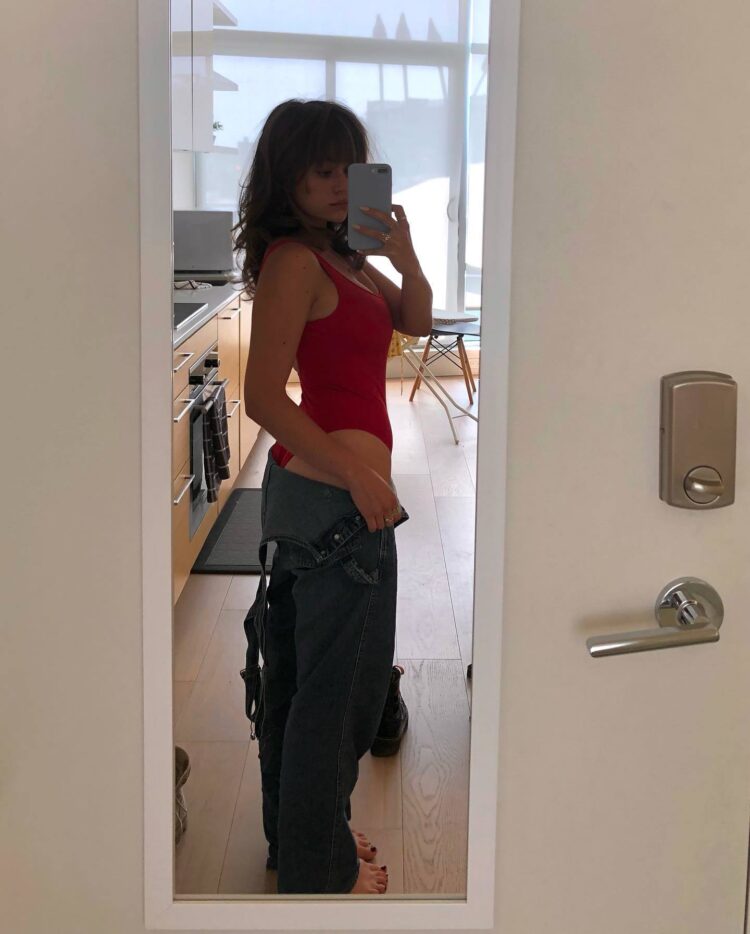 ella ballentine feet 5