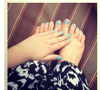 ella henderson feet 2