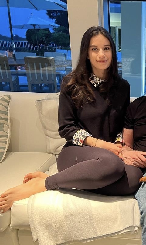 ella travolta feet 2