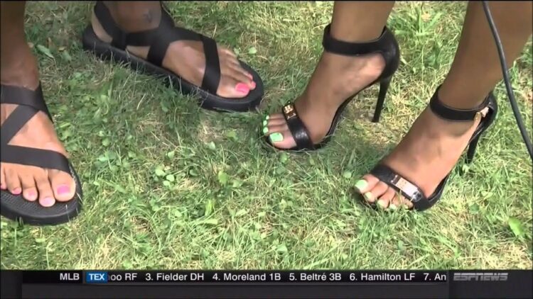 elle anderson feet 6