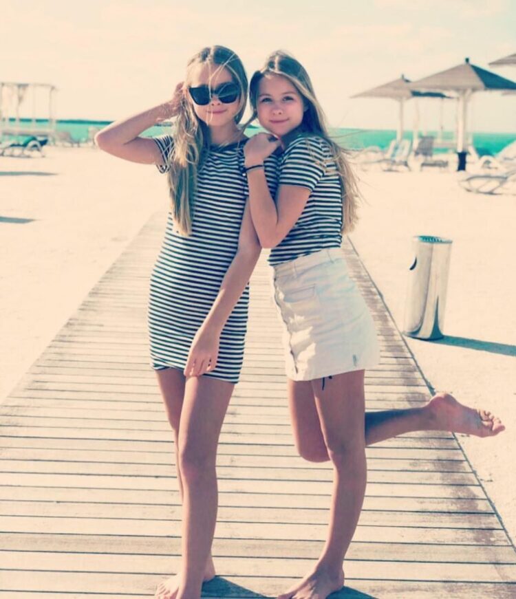 elle cryssanthander feet 4