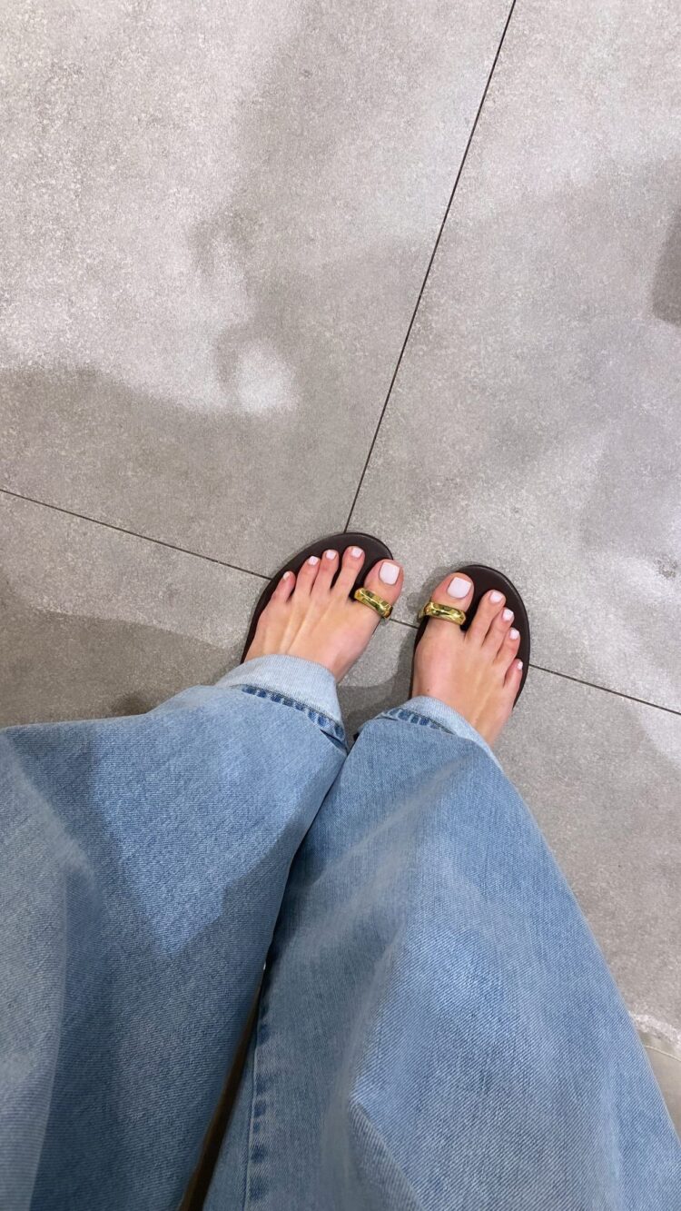 elle ferguson feet 2