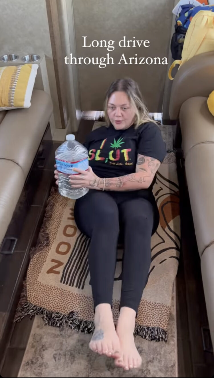 elle king feet 1