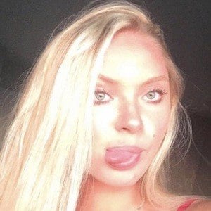 elle liniewski feet 3