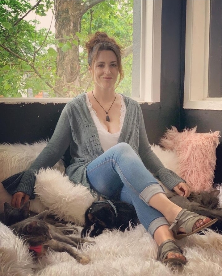 elle newlands feet 4