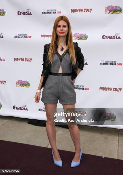 elle schneider feet 6