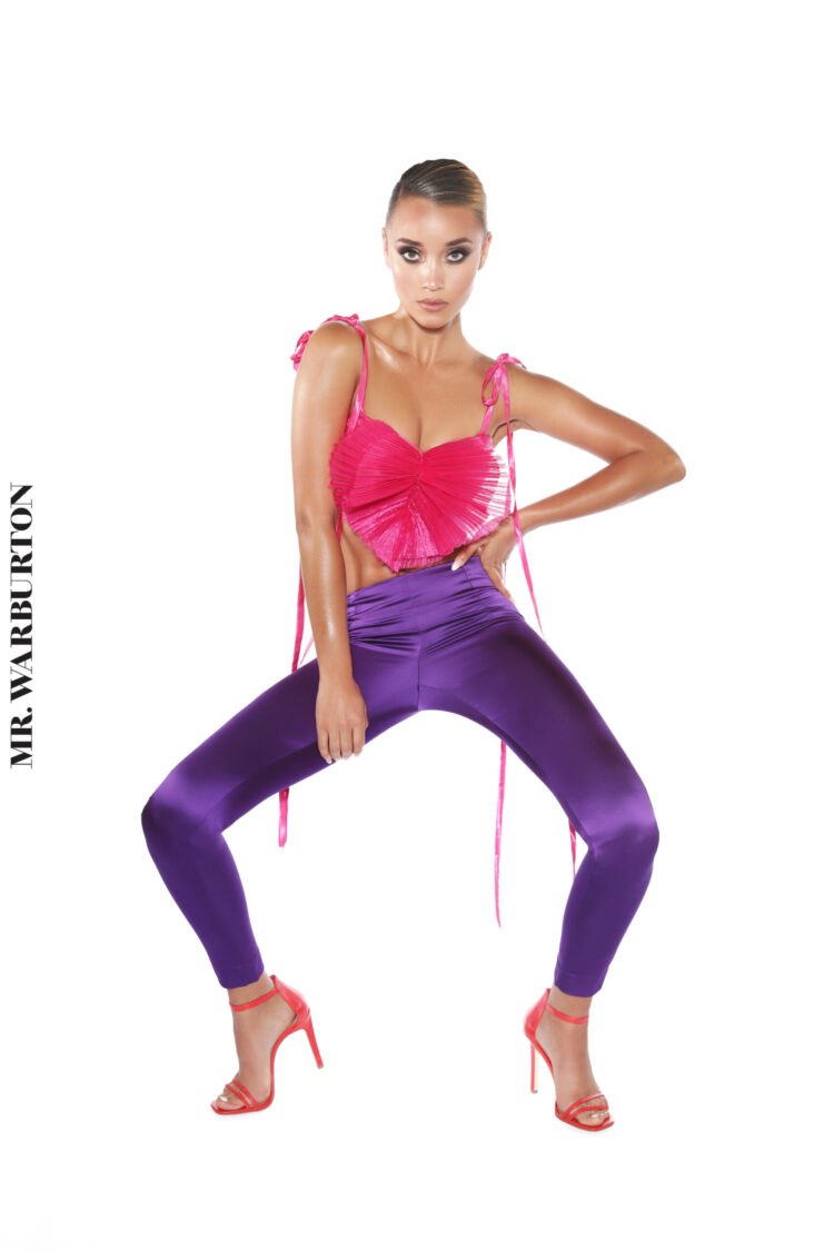 elle smith feet scaled