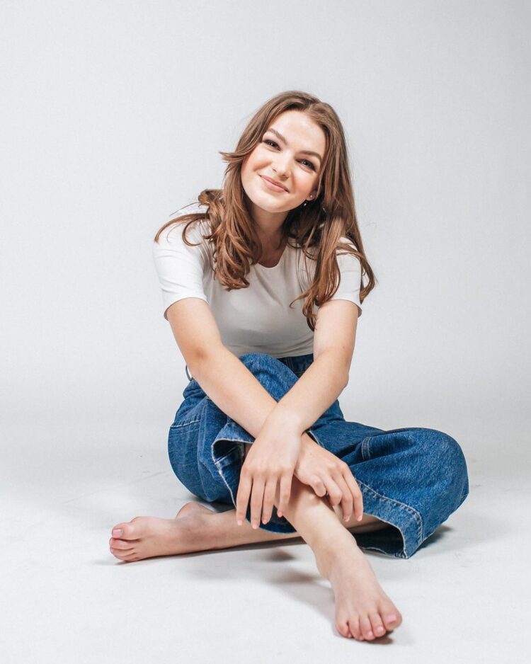 ellee jo trowbridge feet