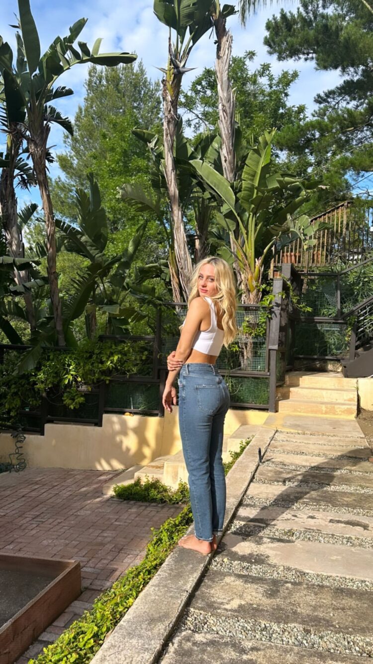 ellery sprayberry feet 2