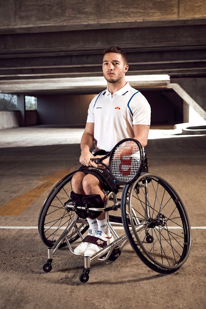 ellesse hewitt feet 2